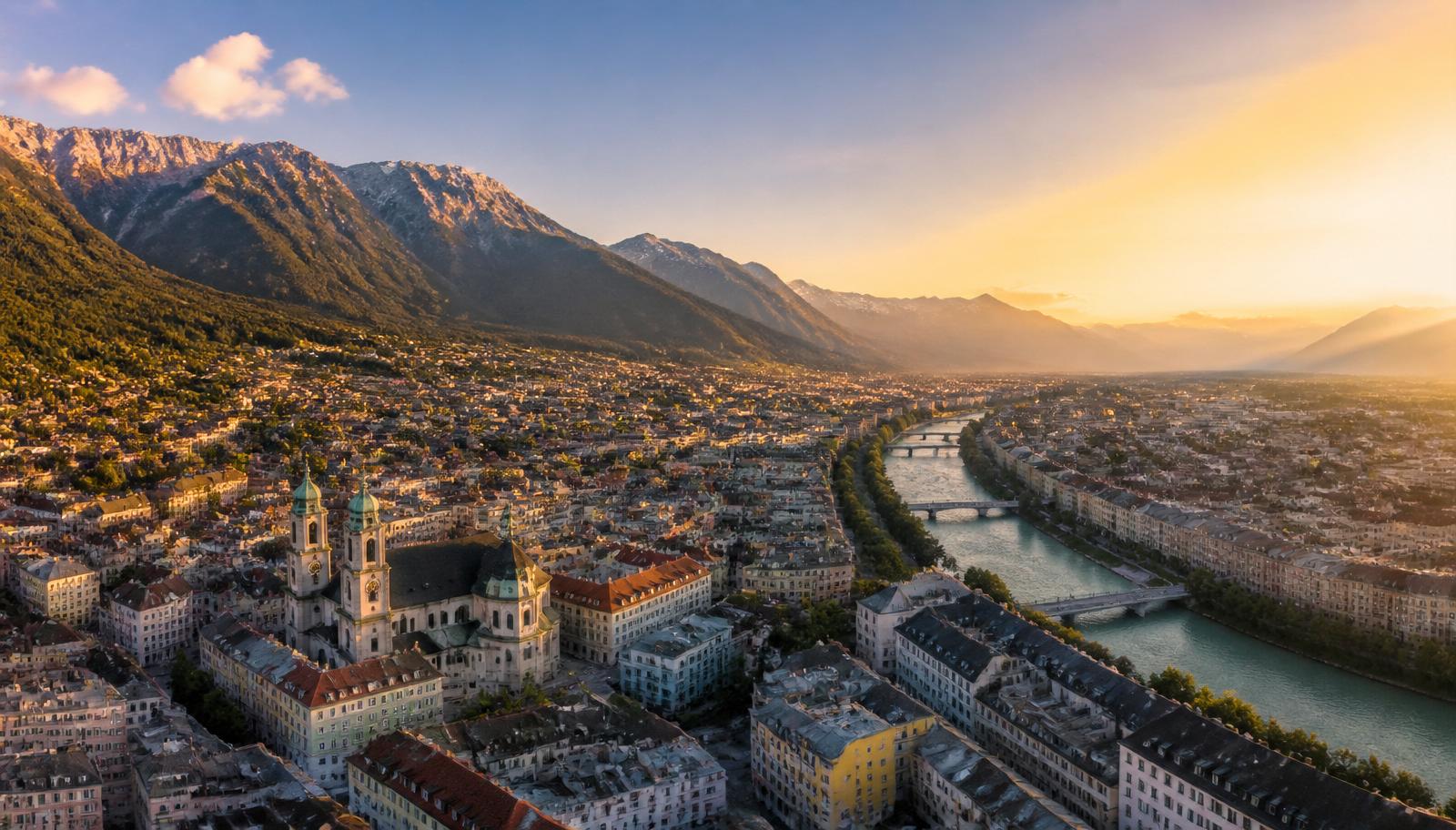 Innsbruck mit Nordkette und Stubaier Alpen